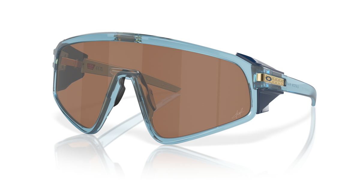 Oakley OO9404 Latch panel